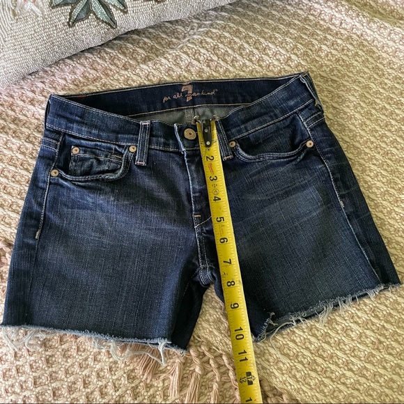 Jean Raw Hem Denim Shorts - Picture 5 of 6